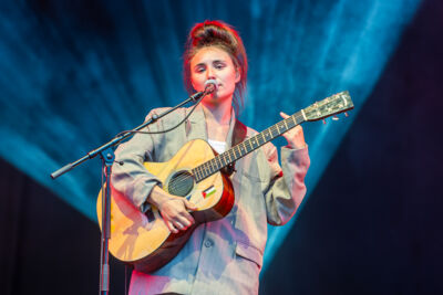 Kids With Buns @ Rijvers Festival 2025, picture 8, photographed by Youri Vanlommel - FrontView Magazine