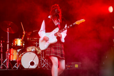 Kids With Buns @ Rijvers Festival 2025, picture 9, photographed by Youri Vanlommel - FrontView Magazine