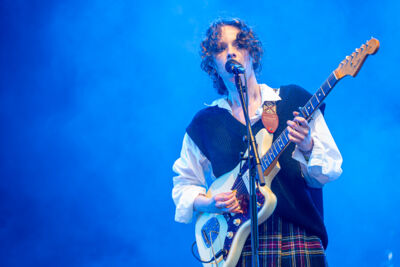 Kids With Buns @ Rijvers Festival 2025, picture 11, photographed by Youri Vanlommel - FrontView Magazine