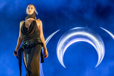 Maan @ Lowlands, picture 3, photographed by Anoek Houben - FrontView Magazine