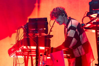Maan @ Lowlands, picture 10, photographed by Anoek Houben - FrontView Magazine