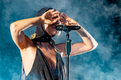 Maan @ Lowlands, picture 14, photographed by Anoek Houben - FrontView Magazine