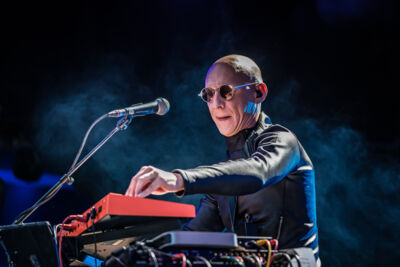 Neon Electronics @ Fonnefeesten 2025, foto 4, foto's door Danny Wagemans - FrontView Magazine