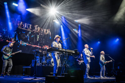 Night Fever - A tribute to the Bee Gees @ Fonnefeesten 2025, foto 12, foto's door Danny Wagemans - FrontView Magazine