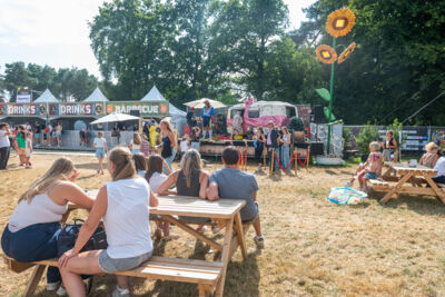 Radio Topkaas @ Rijvers Festival 2025, picture 6, photographed by Youri Vanlommel - FrontView Magazine