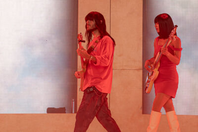 Khruangbin @ Lowlands, picture 3, photographed by Anoek Houben - FrontView Magazine