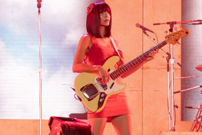 Khruangbin @ Lowlands, picture 5, photographed by Anoek Houben - FrontView Magazine