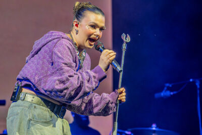 Lola Young @ Lowlands, foto 8, foto's door Anoek Houben - FrontView Magazine