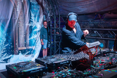Viktor @ Rijvers Festival 2025, picture 2, photographed by Youri Vanlommel - FrontView Magazine