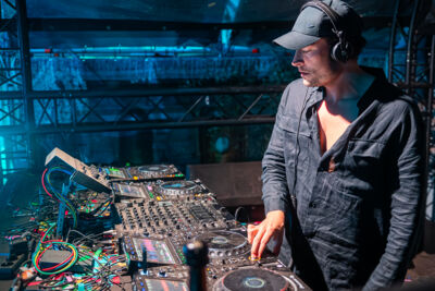 Viktor @ Rijvers Festival 2025, picture 7, photographed by Youri Vanlommel - FrontView Magazine