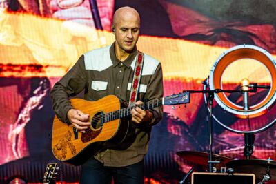 Milow @ Marktrock 2025, foto 2, foto's door Anoek Houben - FrontView Magazine