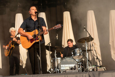 Yevgueni @ Maanrock 2025, foto 10, foto's door Edwin Houdevelt - FrontView Magazine
