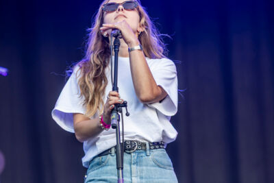 Alice Mae @ Maanrock 2025, photo 2 of 22, photographed by Edwin Houdevelt - FrontView Magazine