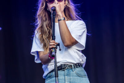 Alice Mae @ Maanrock 2025, photo 5 of 22, photographed by Edwin Houdevelt - FrontView Magazine