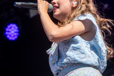#LikeMe @ Maanrock 2025, foto 4, foto's door Edwin Houdevelt - FrontView Magazine