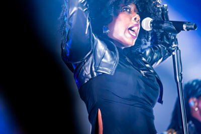 Nile Rogers & Chic @ Marktrock, picture 32, photographed by Leen Verlinden - FrontView Magazine