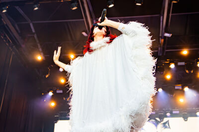 Sylvie Kreusch @ Marktrock, picture 12, photographed by Leen Verlinden - FrontView Magazine