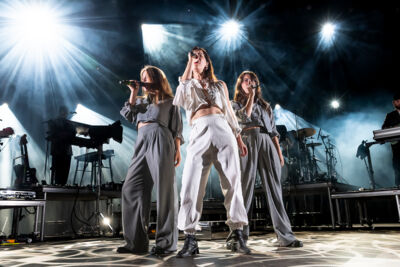 Eefje de Visser @ OLT Rivierenhof, picture 7, photographed by Marc Verdonck - FrontView Magazine
