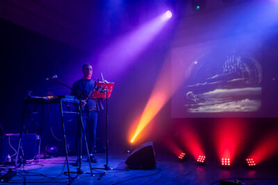She Past Away @ De Casino, picture 4, photographed by Bart Janssens - FrontView Magazine