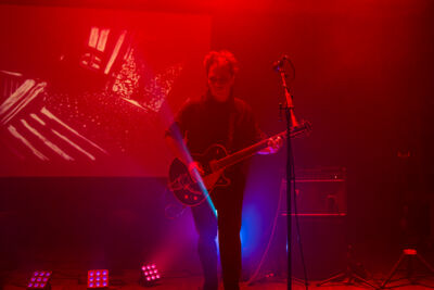 She Past Away @ De Casino, picture 5, photographed by Bart Janssens - FrontView Magazine