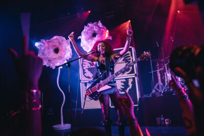 Nova Twins @ Wintercircus, picture 7, photographed by Jelle Meersschaut - FrontView Magazine