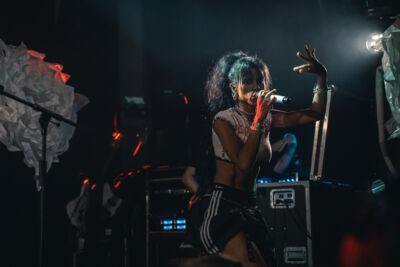 Nova Twins @ Wintercircus, picture 10, photographed by Jelle Meersschaut - FrontView Magazine