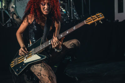 Nova Twins @ Wintercircus, picture 22, photographed by Jelle Meersschaut - FrontView Magazine