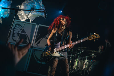 Nova Twins @ Wintercircus, picture 25, photographed by Jelle Meersschaut - FrontView Magazine