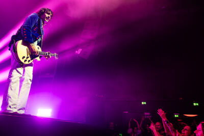 The Darkness @ 013, foto 19, foto's door Dorien Goetschalckx - FrontView Magazine