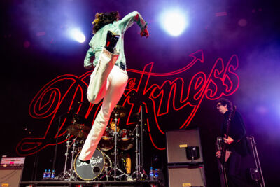 The Darkness @ 013, foto 20, foto's door Dorien Goetschalckx - FrontView Magazine