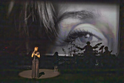 ZAZ @ Stadsschouwburg Antwerpen, foto 2, foto's door Edwin Houdevelt - FrontView Magazine