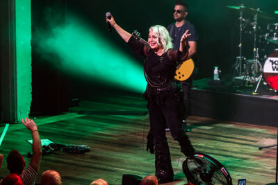 Kim Wilde Closer Tour 2025 @ De Roma, picture 23, photographed by Marc Verdonck - FrontView Magazine