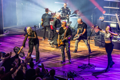 Kim Wilde Closer Tour 2025 @ De Roma, picture 42, photographed by Marc Verdonck - FrontView Magazine