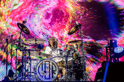 One Ok Rock @ Vorst Nationaal, picture 6, photographed by Peter Smet - FrontView Magazine