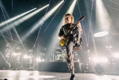 One Ok Rock @ Vorst Nationaal, picture 8, photographed by Peter Smet - FrontView Magazine