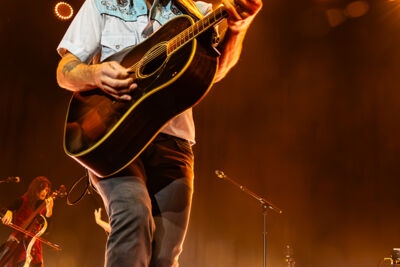 Brett Young @ 013, picture 2, photographed by Dorien Goetschalckx - FrontView Magazine