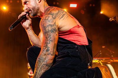 Brett Young @ 013, picture 9, photographed by Dorien Goetschalckx - FrontView Magazine