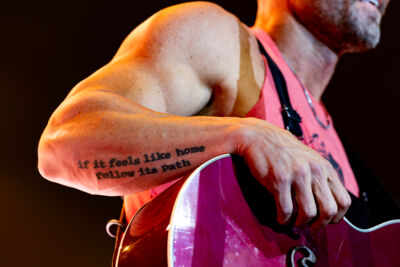 Brett Young @ 013, picture 11, photographed by Dorien Goetschalckx - FrontView Magazine