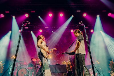 Larkin Poe @ 013, foto 25, foto's door Peter Smet - FrontView Magazine