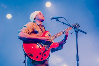 Son Little @ 013, foto 1, foto's door Peter Smet - FrontView Magazine