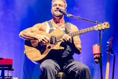 Xavier Rudd @ Vorst Nationaal, picture 9, photographed by Leen Verlinden - FrontView Magazine