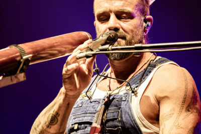 Xavier Rudd @ Vorst Nationaal, picture 13, photographed by Leen Verlinden - FrontView Magazine