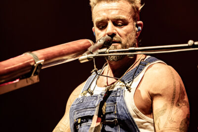Xavier Rudd @ Vorst Nationaal, picture 23, photographed by Leen Verlinden - FrontView Magazine
