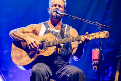 Xavier Rudd @ Vorst Nationaal, picture 25, photographed by Leen Verlinden - FrontView Magazine
