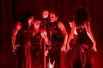 Banks @ Trix, picture 9, photographed by Anoek Houben - FrontView Magazine