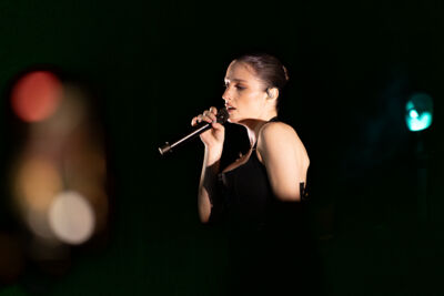 Banks @ Trix, picture 11, photographed by Anoek Houben - FrontView Magazine