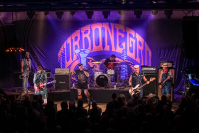 Turbonegro @ De Casino, foto 12, foto's door Bart Janssens - FrontView Magazine