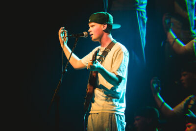 Finn Askew @ Ancienne Belgique, picture 7, photographed by Livia Vaduva - FrontView Magazine