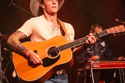 Sam Bettens - Coming Home @ De Casino, picture 5, photographed by Raf Van Daele - FrontView Magazine