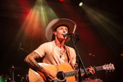 Sam Bettens - Coming Home @ De Casino, picture 7, photographed by Raf Van Daele - FrontView Magazine